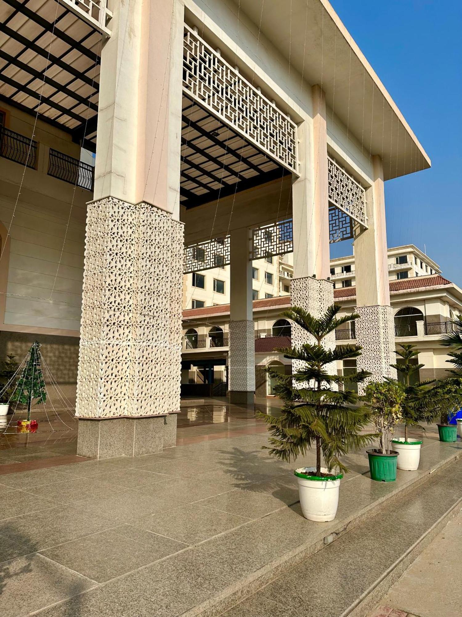 Flamingo Hotel Sector 67 I Studio Rooms I Gurgaon Exterior foto